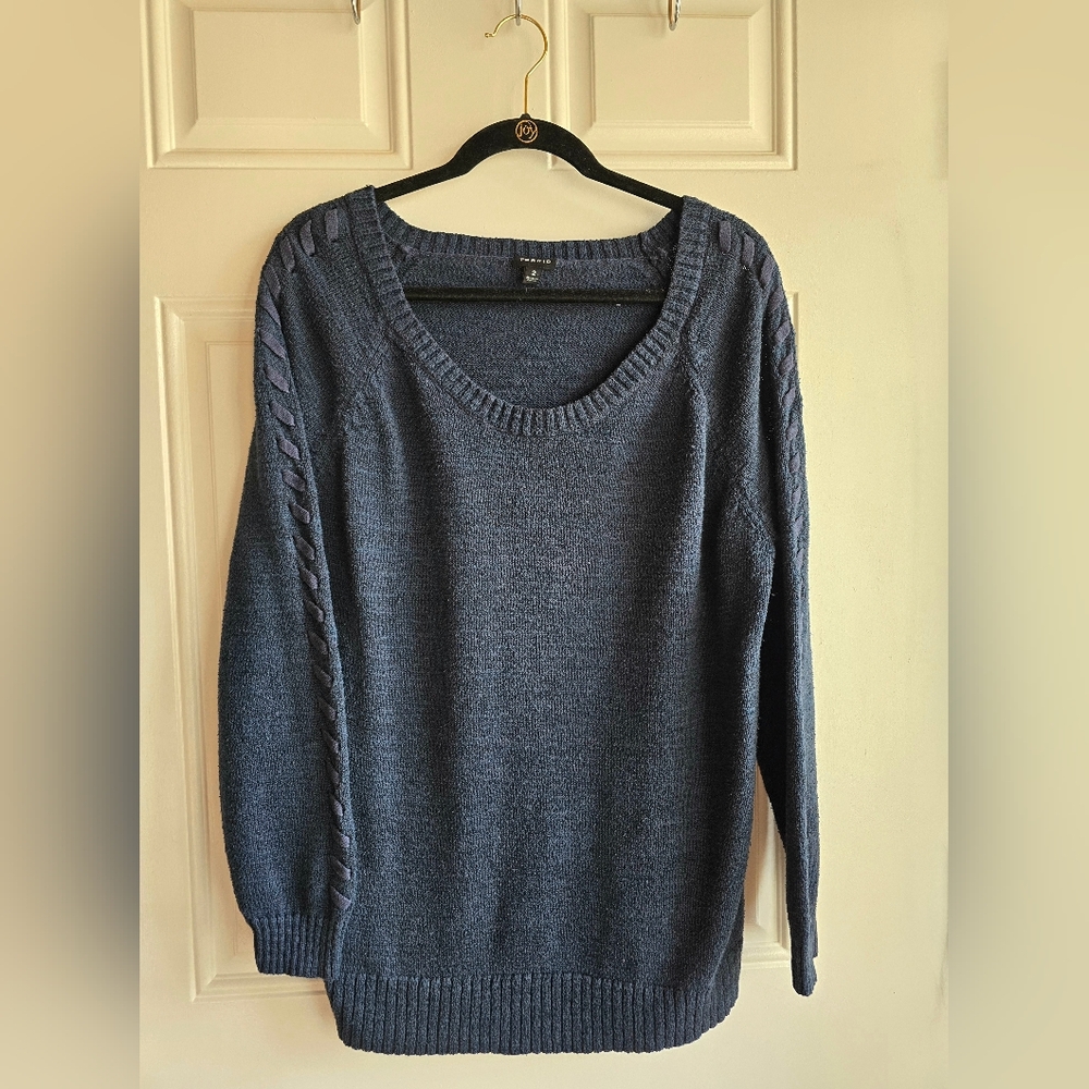 Torrid Dark Blue Sweater with Fun Laced Sleeve Detail! Plus Size 2/ 2X/ 18-20